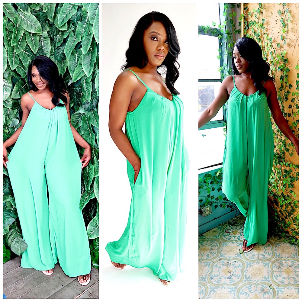 Shop our Bottega Green Jumpsuit! So comfy and cute! And ladies it has pockets 😄